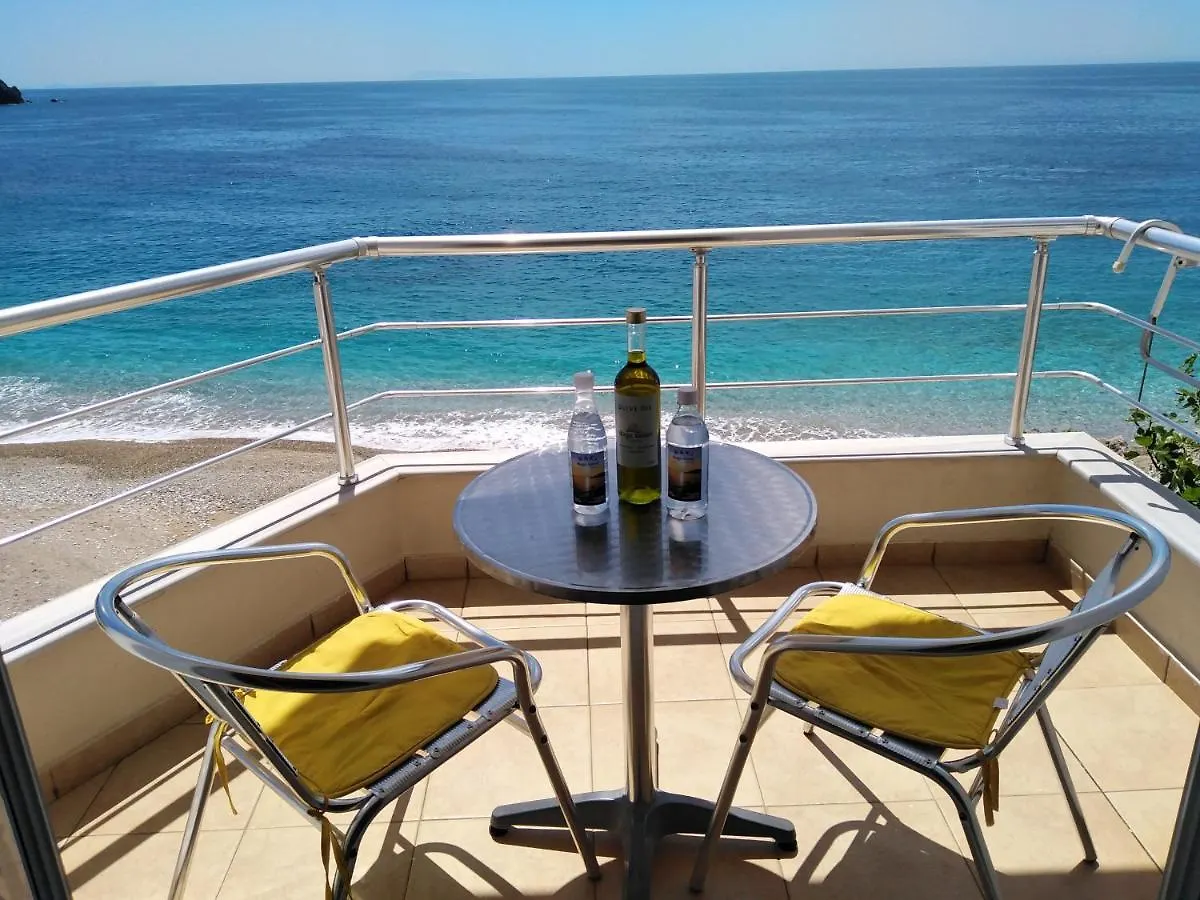 Magic Ionian Apartments & Rooms Himarë