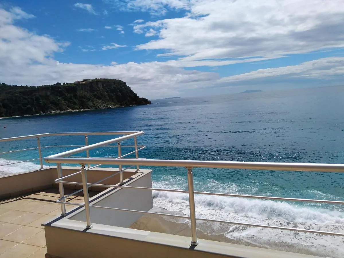 Magic Ionian Apartments & Rooms Himare Guest house