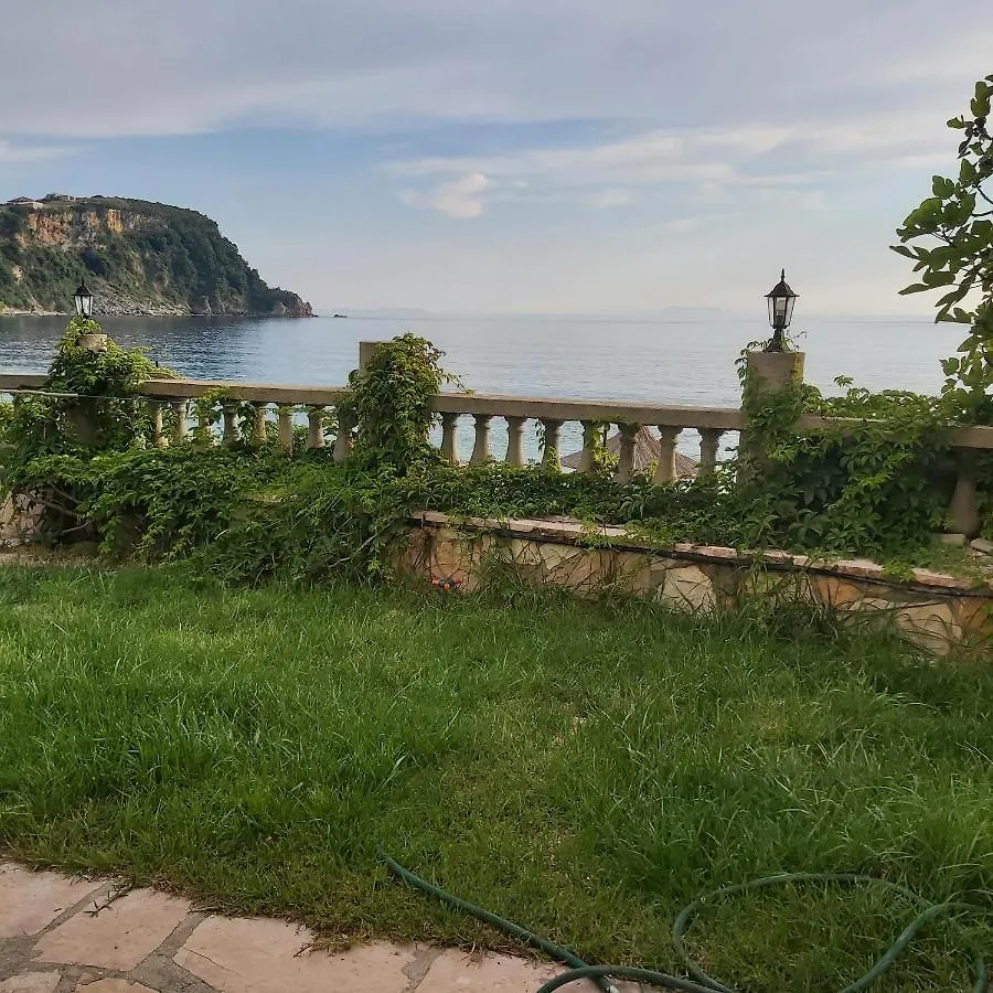 Magic Ionian Apartments & Rooms Himare