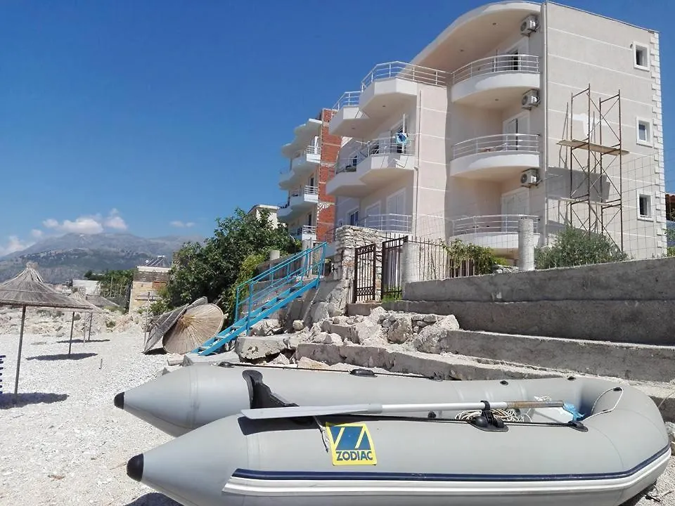 Konukevi Magic Ionian Apartments & Rooms Himarë