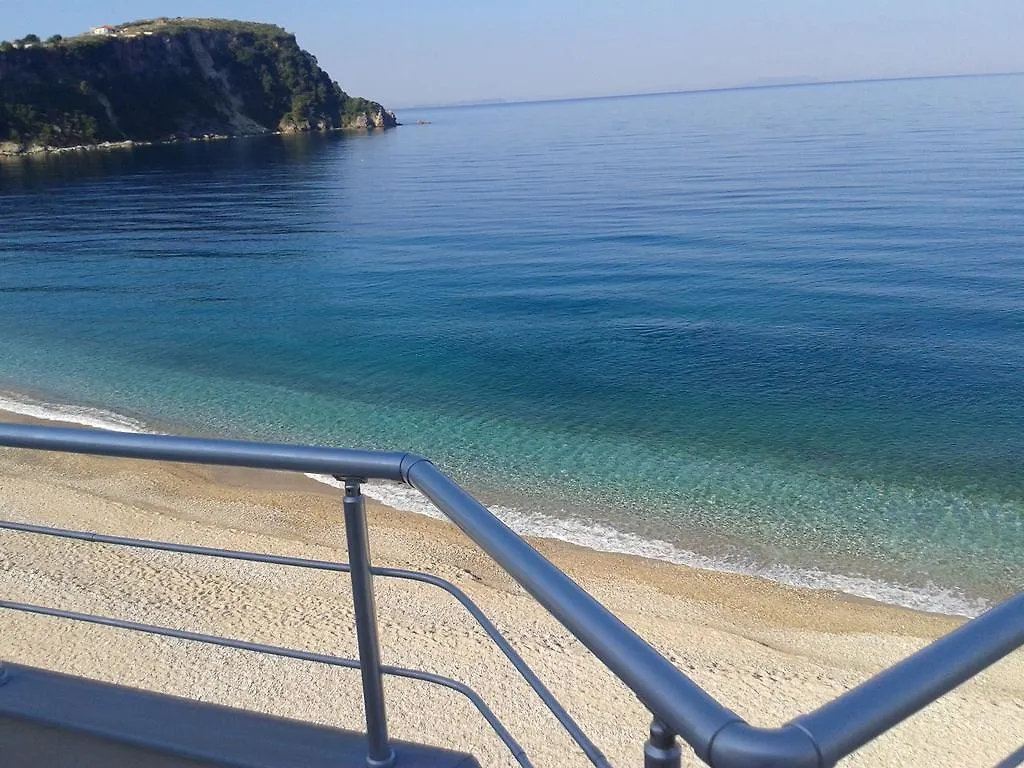 Magic Ionian Apartments & Rooms Himare 0*,  Albanië