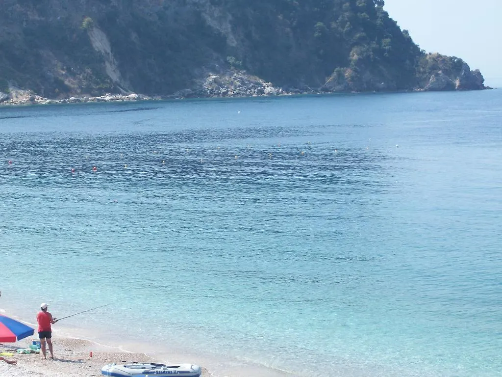 Magic Ionian Apartments & Rooms Himarë 0*,